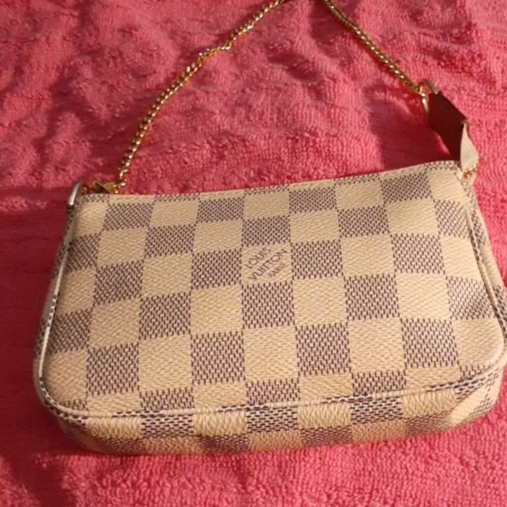Lv Mini Pochette